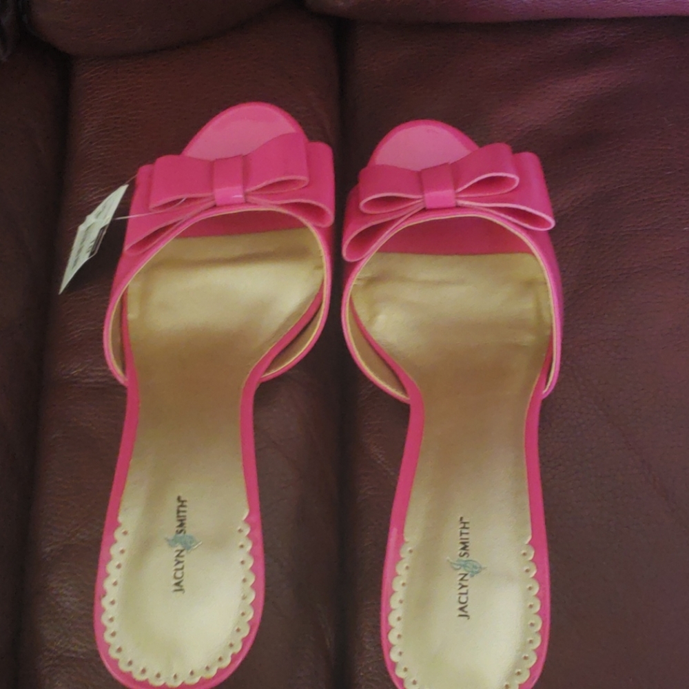 Shoes - Picture 2 of 4